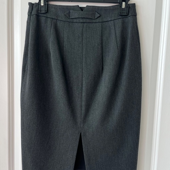 Express Grey Pencil Skirt with Back Bow Detail – Size 2 - Picture 3 of 9